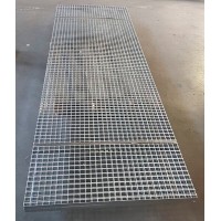 Решетчатый сварной настил нержавеющий SP 34x38 / 30x2 800x800 мм AISI 304 ТУ 25.11.23-001-64650333-2016