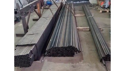 трубу профильную Б/Ш квадратную 40x40 3 мм 09Г2С купить в Оренбурге