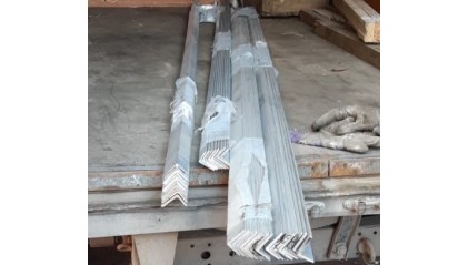 уголок алюминиевый равнополочный 20x20х2 мм Д16 купить в Оренбурге