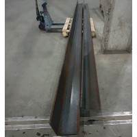 Уголок стальной горячекатаный равнополочный 32x32x3 мм С245 ГОСТ 8509-93