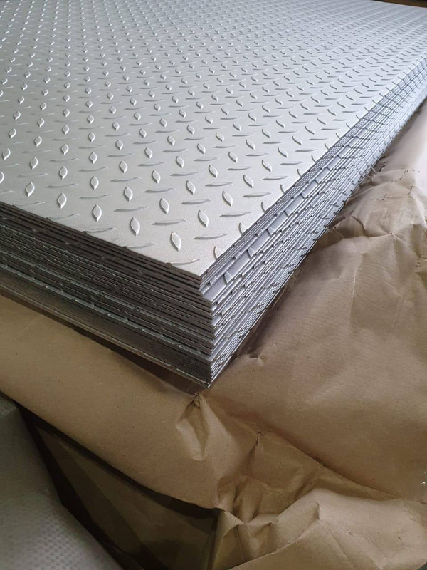 Лист нержавеющий рифленый tear plate 3x1250x2500 мм AISI 304 DIN 50049-1992 фото