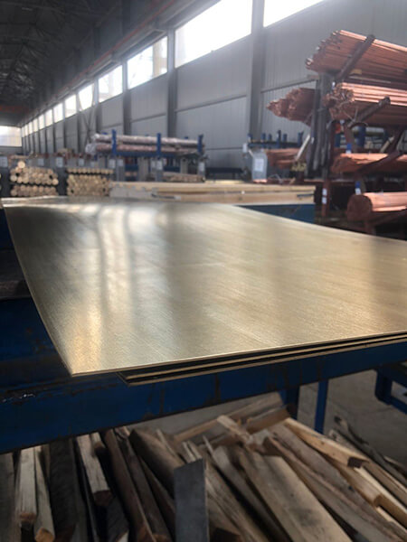 Листы горячекатаные стальные