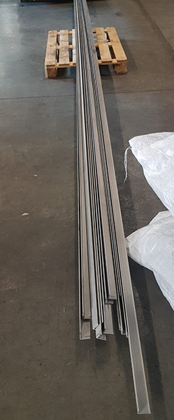 Уголок нержавеющий гнутый полированный 20x20x3 мм AISI 304 DIN 59370 фото